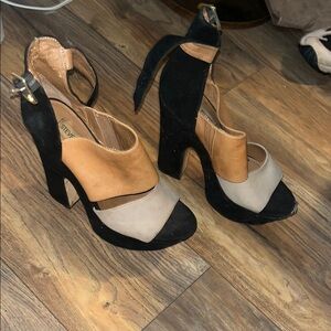 Steve Madden Women's Black, Tan, and Cream Heels